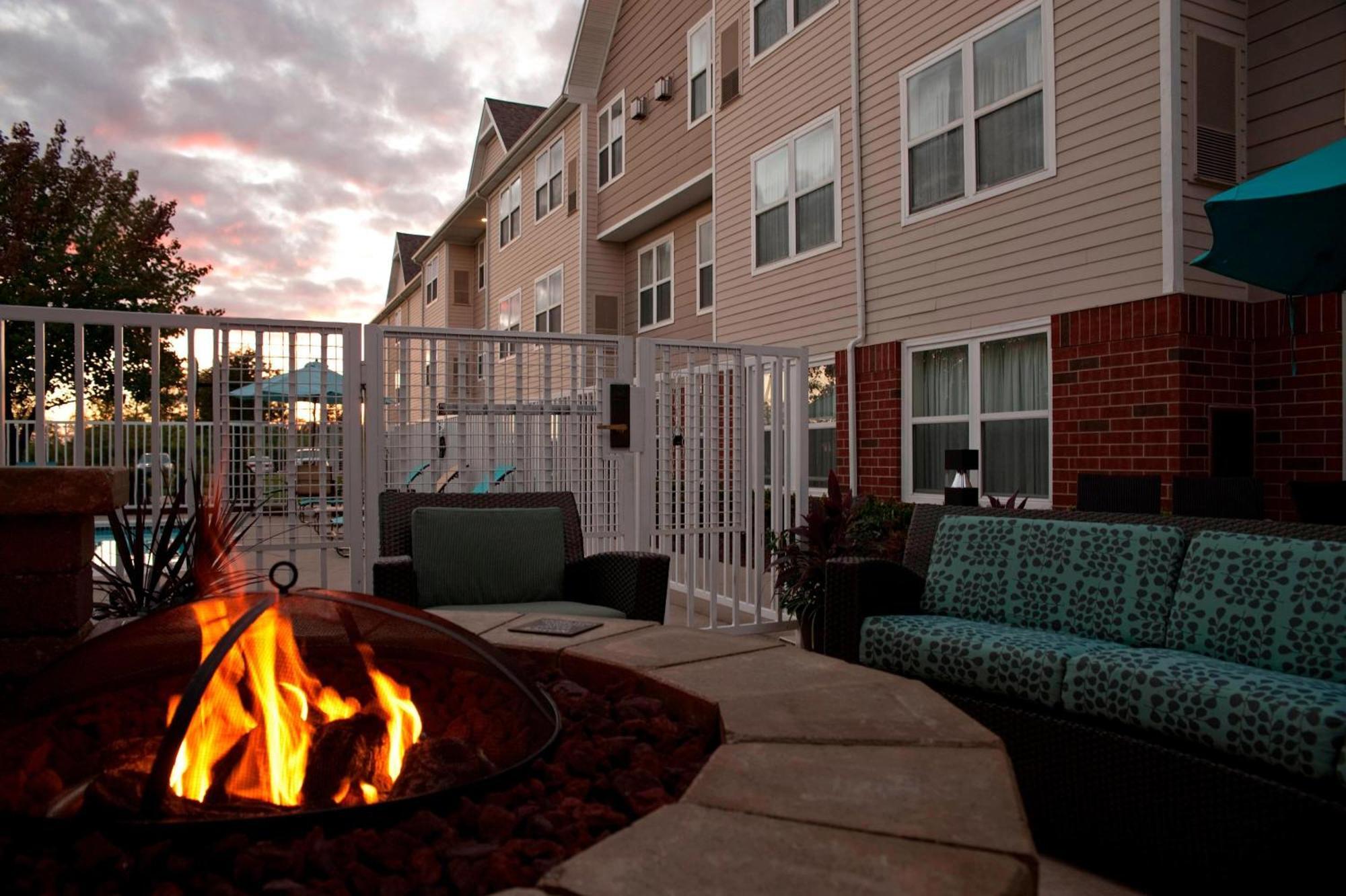 Residence Inn By Marriott Grand Rapids West Exterior photo